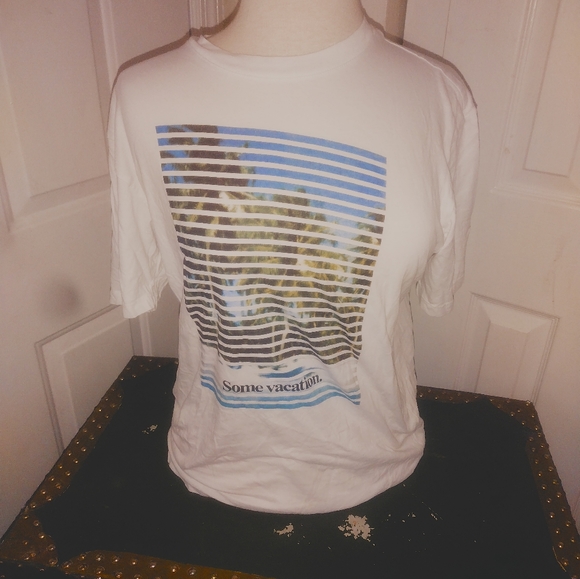 Small H&M Vacation tee - Picture 1 of 4